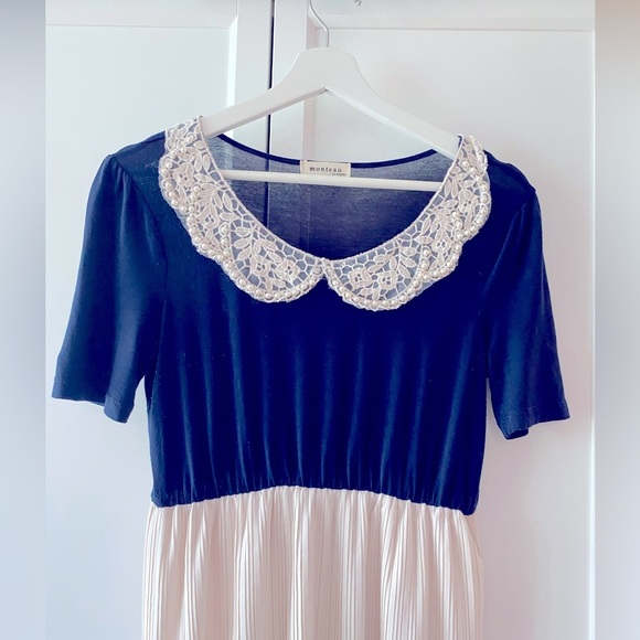 Navy & Cream Pleated Dress with Peter Pan Pearl Lace Collar – Size S-M - Picture 3 of 6